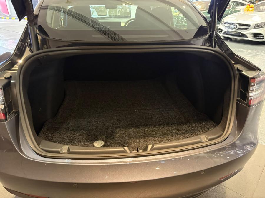 Model 3 Standard Range Plus - Image 5